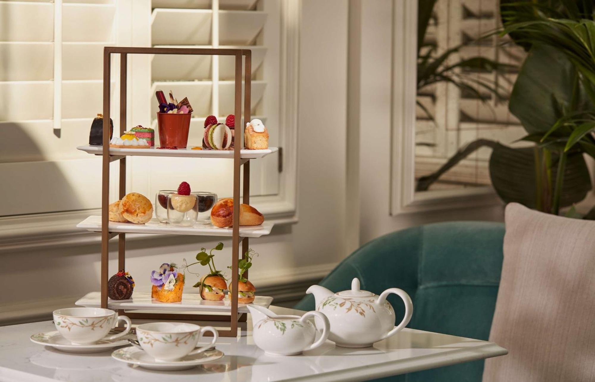 100 Queen'S Gate Hotel London, Curio Collection By Hilton Экстерьер фото Afternoon tea at the St. Regis Dubai