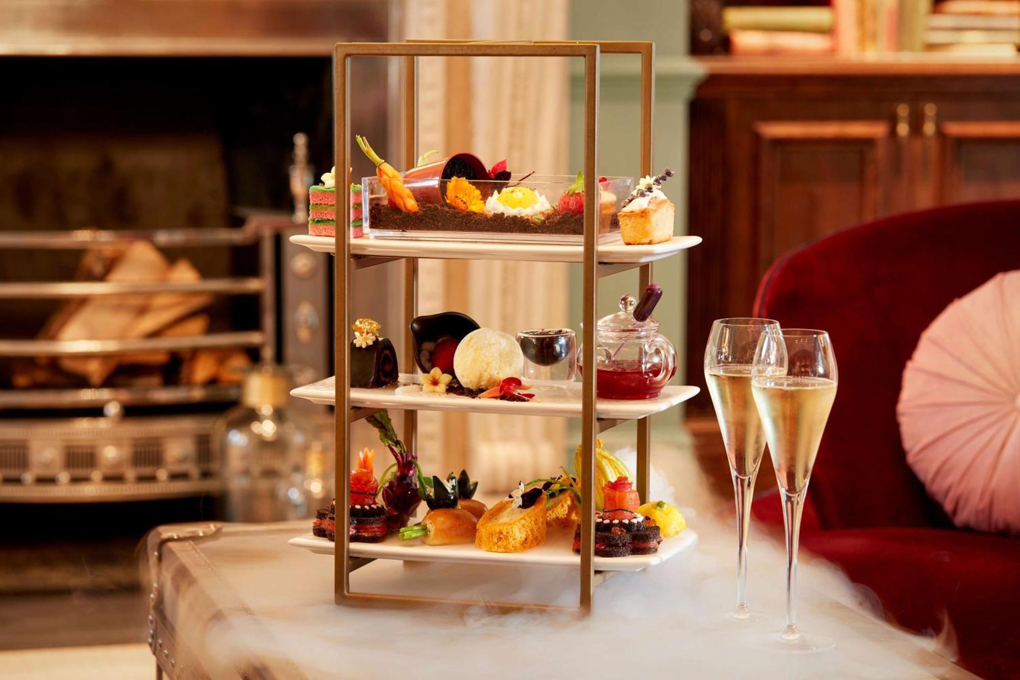 100 Queen'S Gate Hotel London, Curio Collection By Hilton Экстерьер фото Afternoon tea at the Ritz