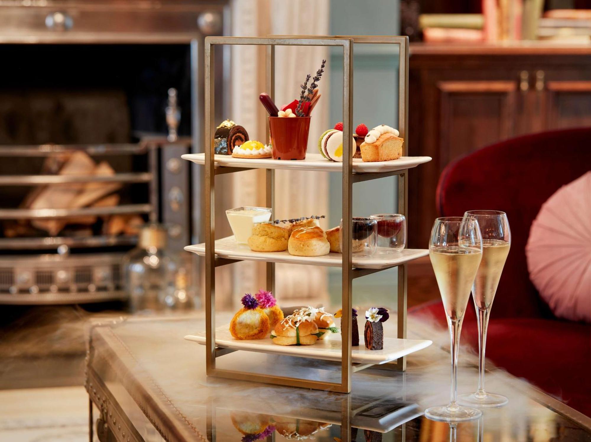 100 Queen'S Gate Hotel London, Curio Collection By Hilton Экстерьер фото Afternoon tea at The Ivy, St John's Wood