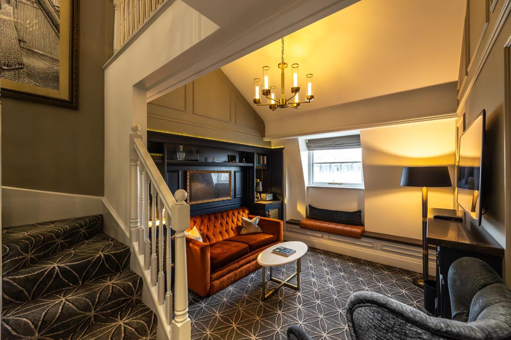 100 Queen'S Gate Hotel London, Curio Collection By Hilton Экстерьер фото The hotel's interior